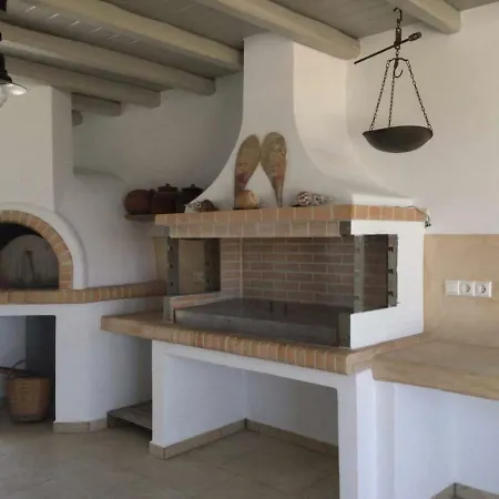Summer House In Livadia Vakantiehuis *